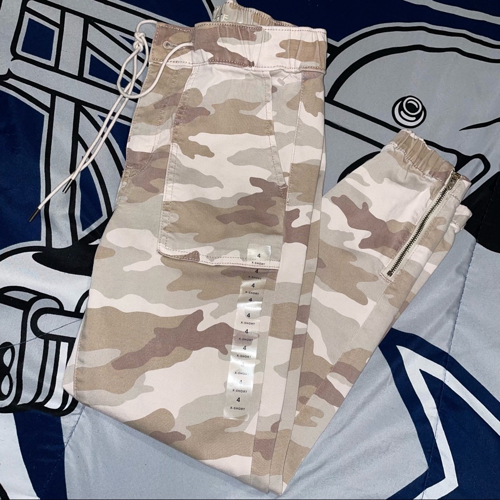 American Eagle Camo Joggers